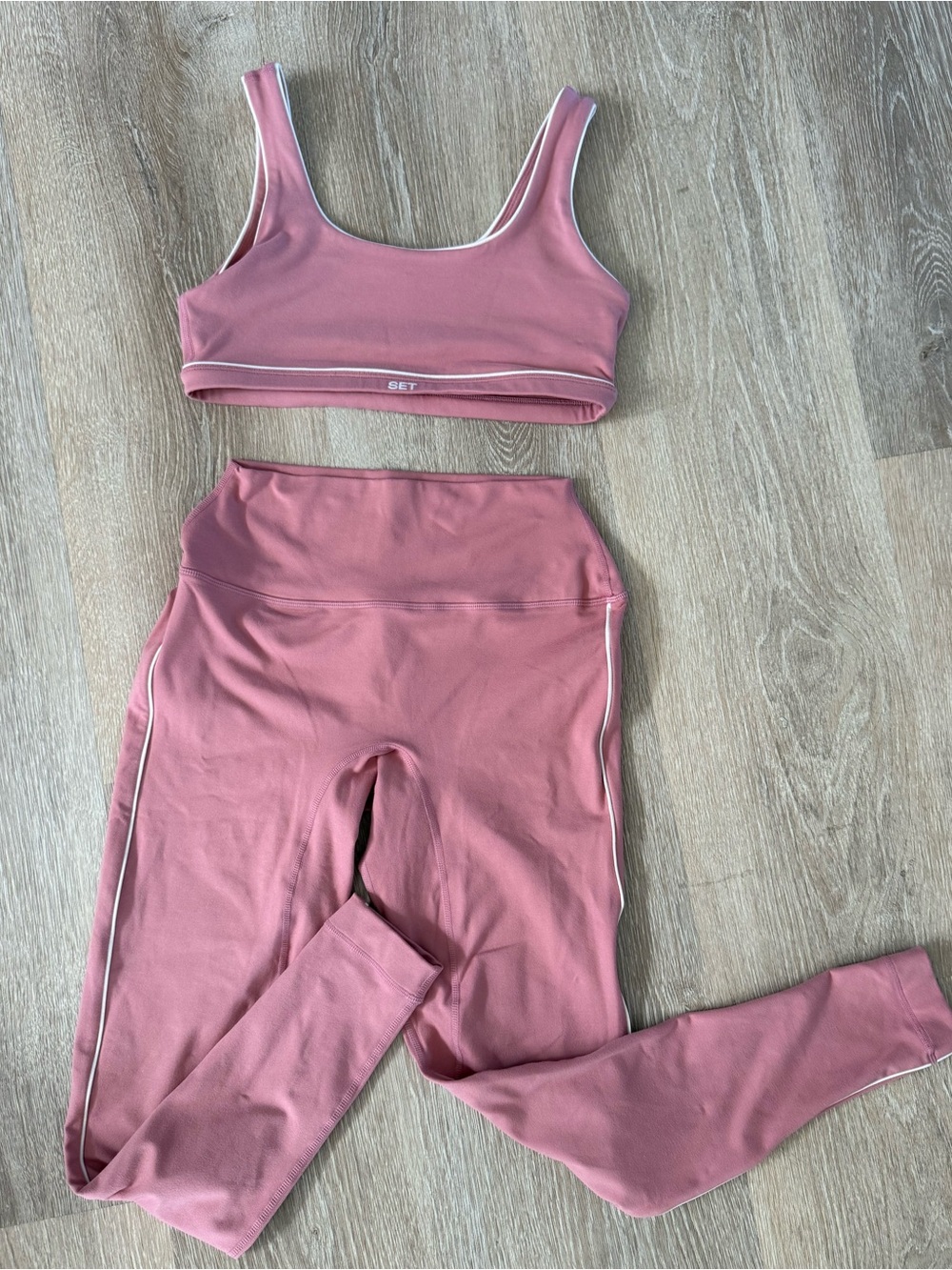 SET x PARKE | formcloud SET in pink